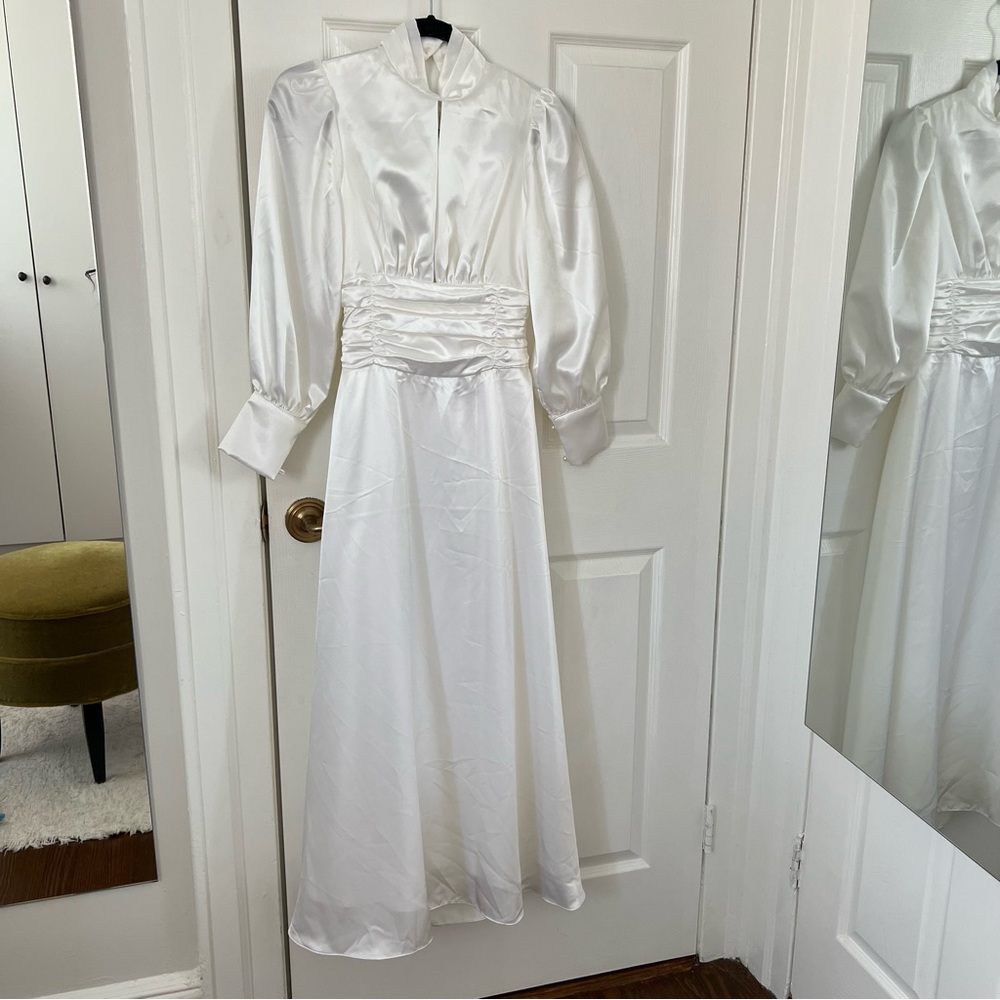 Labera white peep hole Silk midi dress size XS